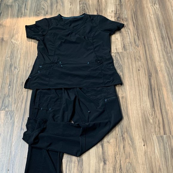 Scrub Sets - Picture 3 of 13